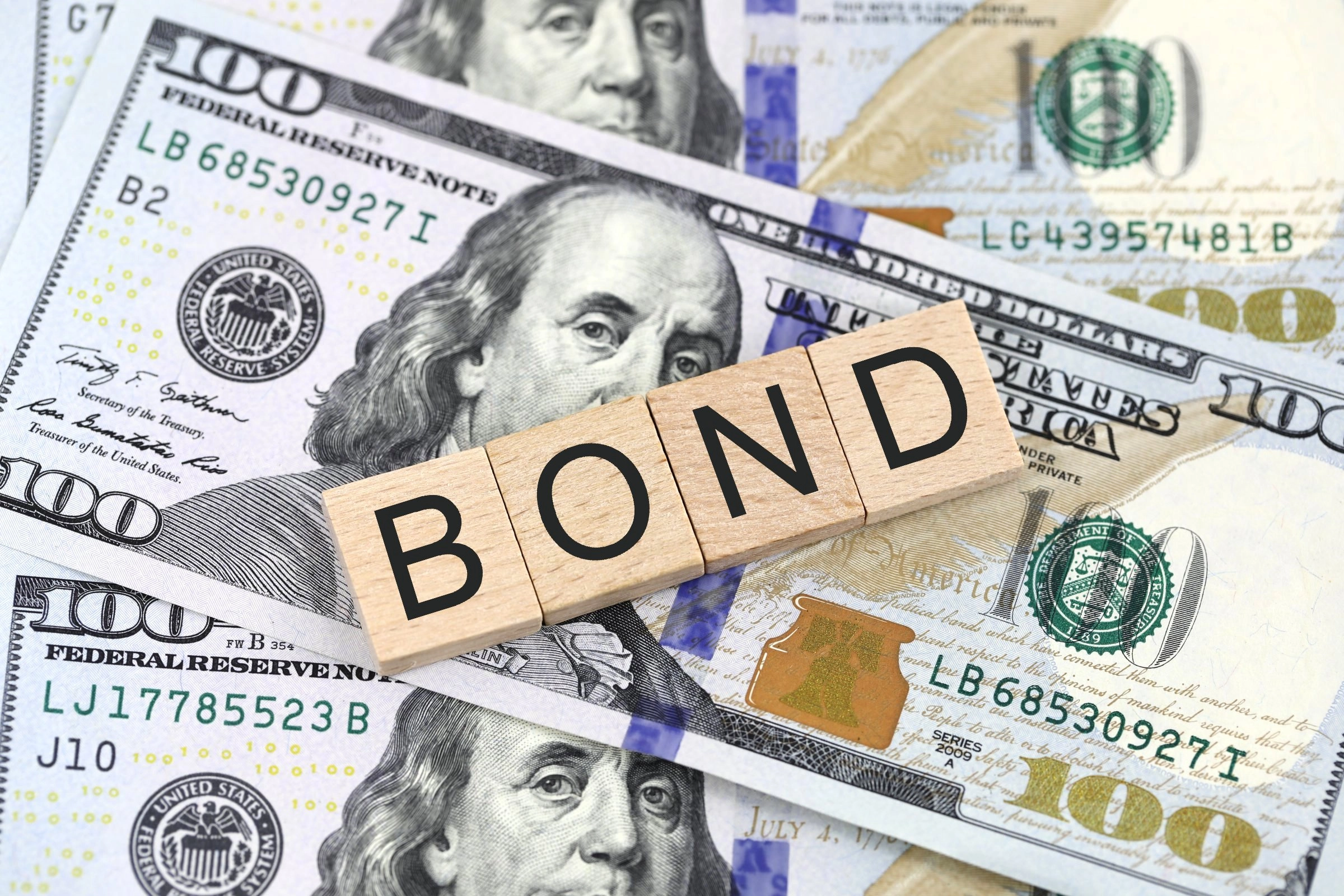 美債ETF|一堆美金上面有BOND